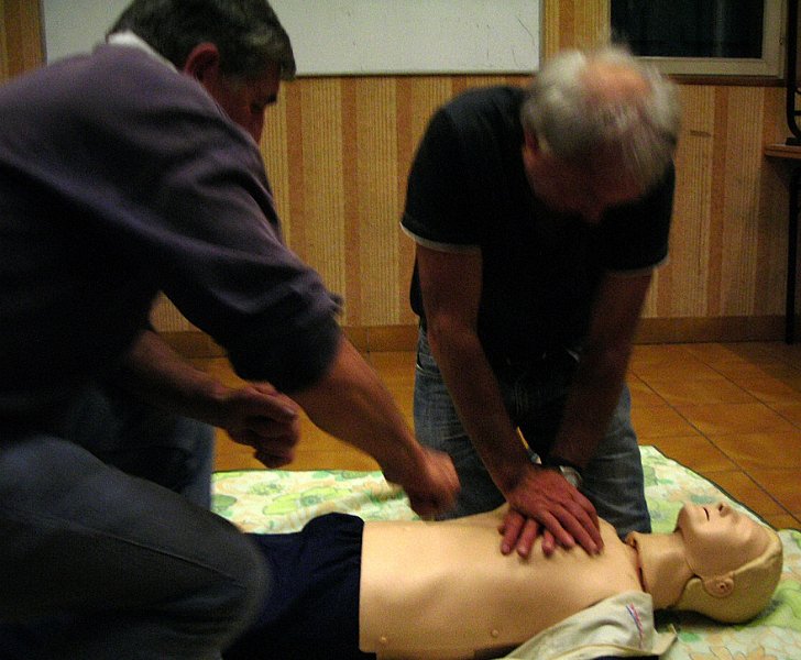 2011-10-14 19 Victime inconsciente-Reanimation Cardio-Pulmonaire.JPG